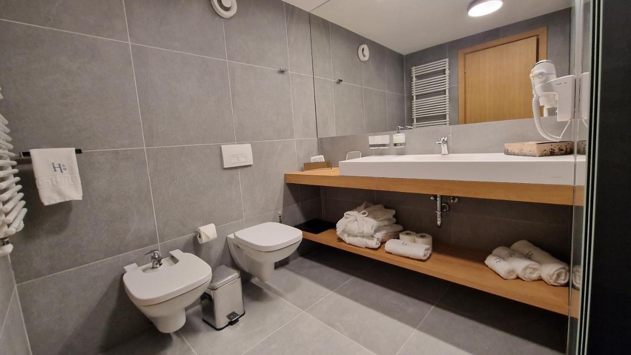 Hotel Sorin Mihai Кристиан Екстериор снимка
