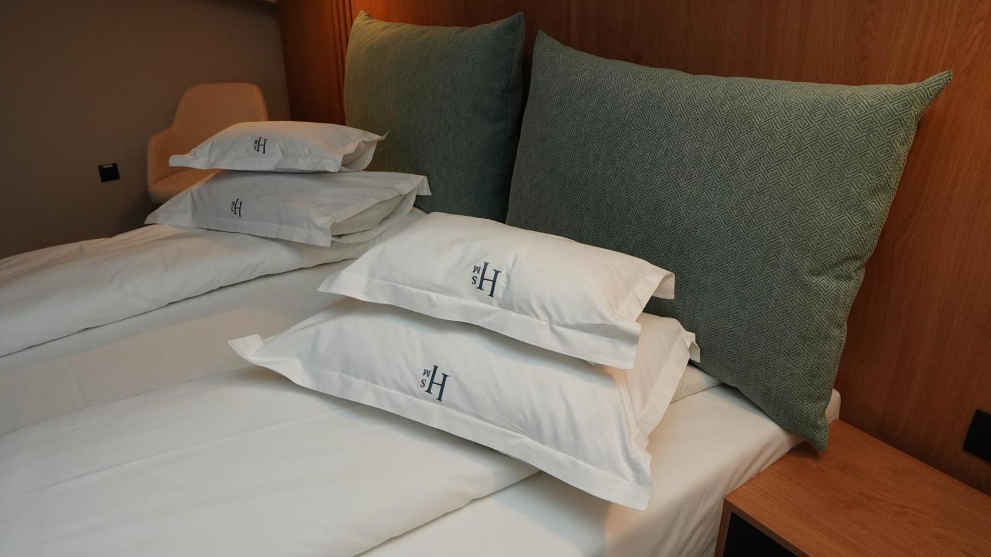 Hotel Sorin Mihai Кристиан Екстериор снимка