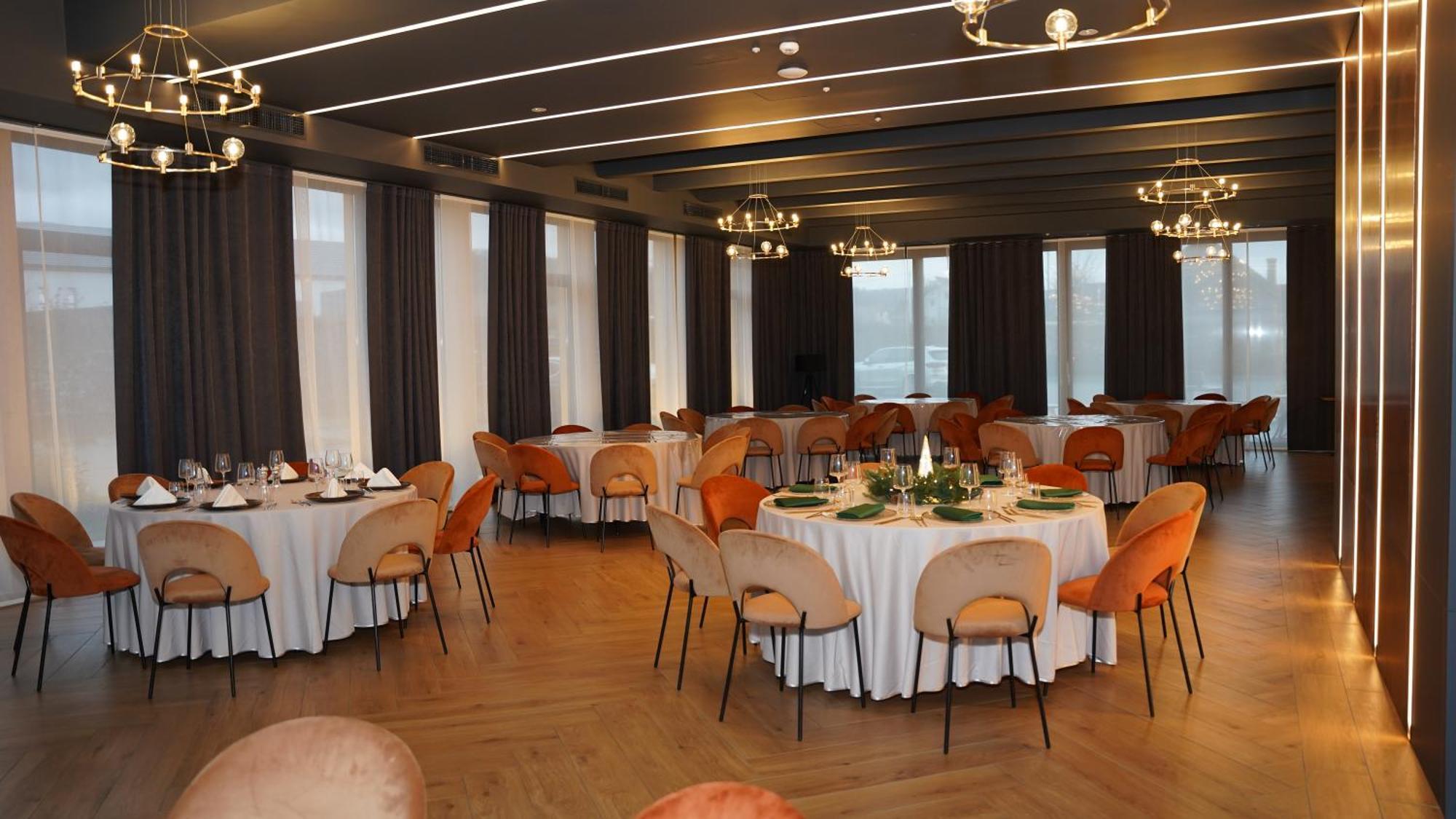 Hotel Sorin Mihai Кристиан Екстериор снимка