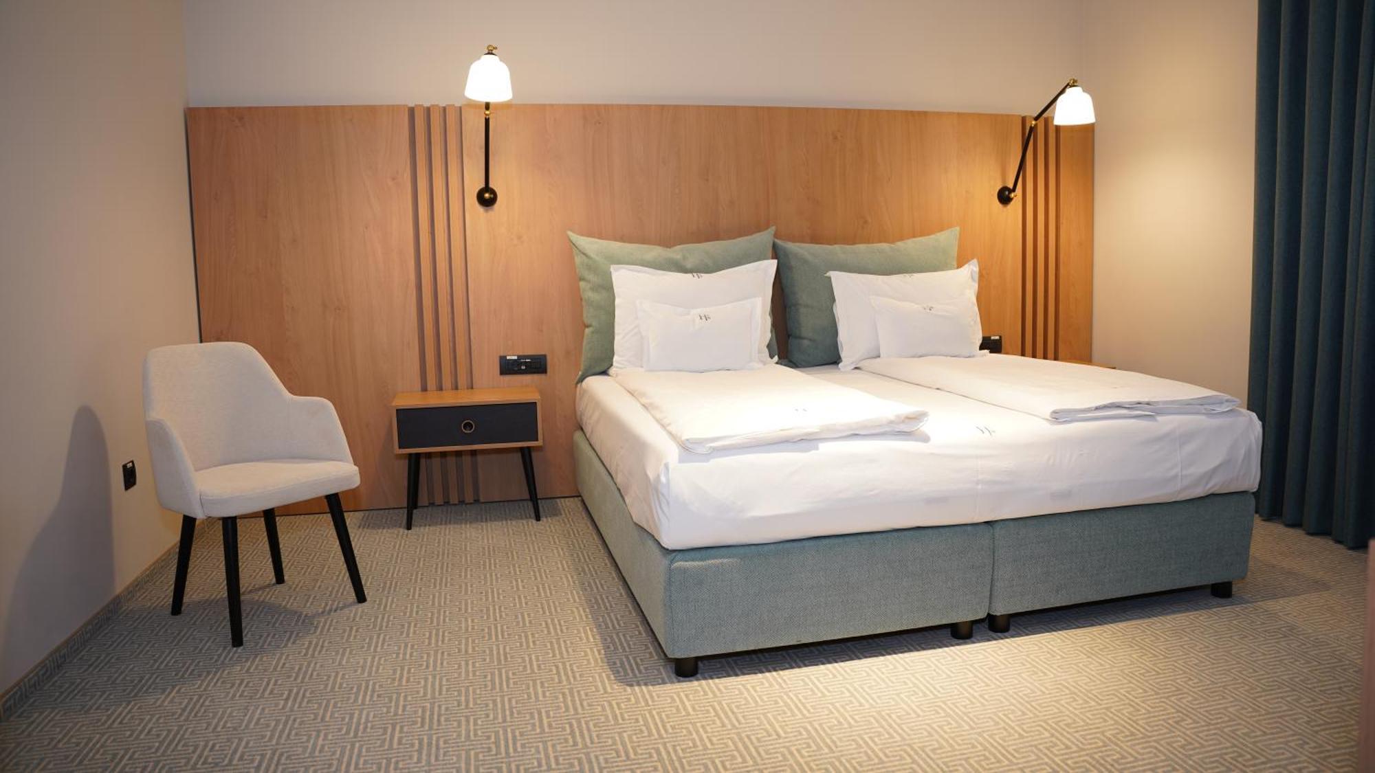 Hotel Sorin Mihai Кристиан Екстериор снимка