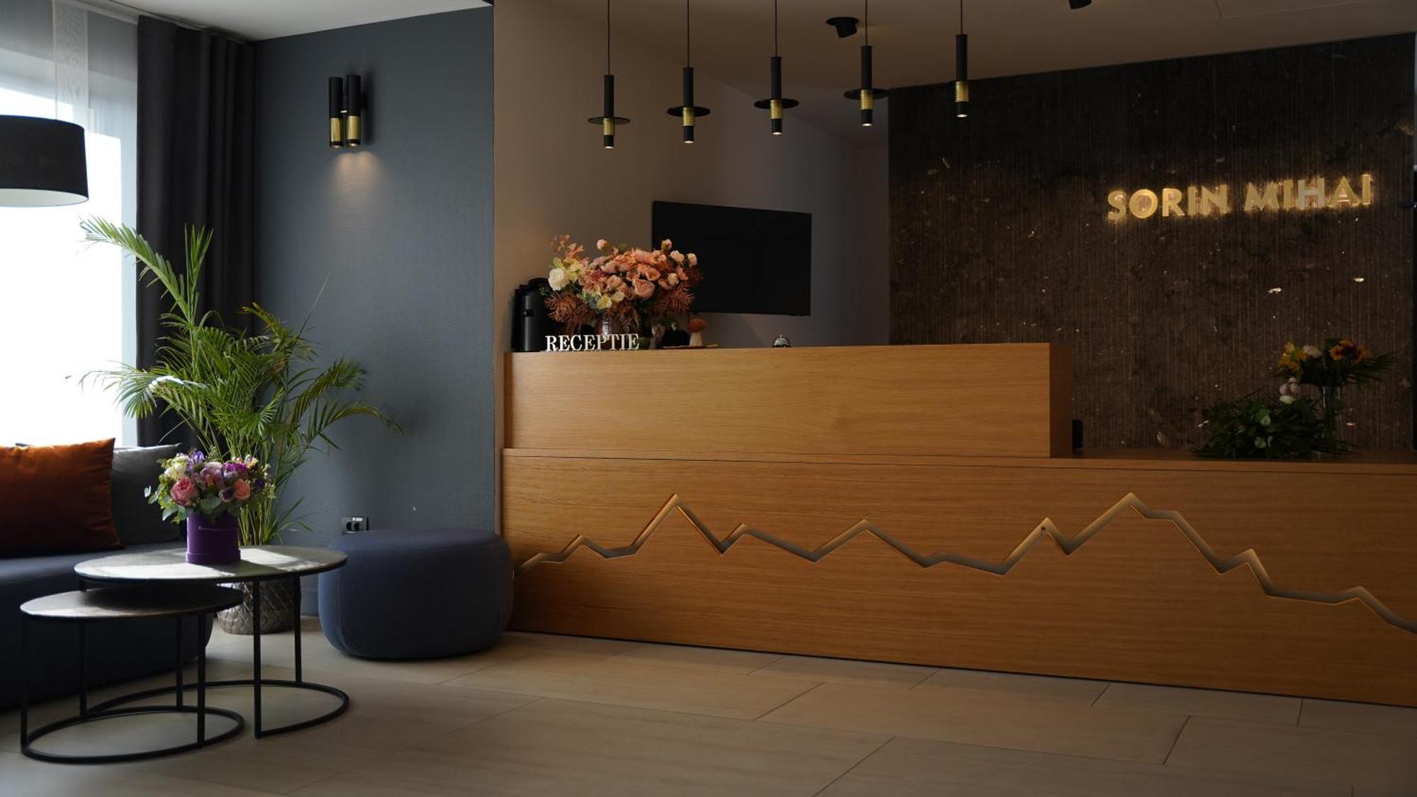 Hotel Sorin Mihai Кристиан Екстериор снимка