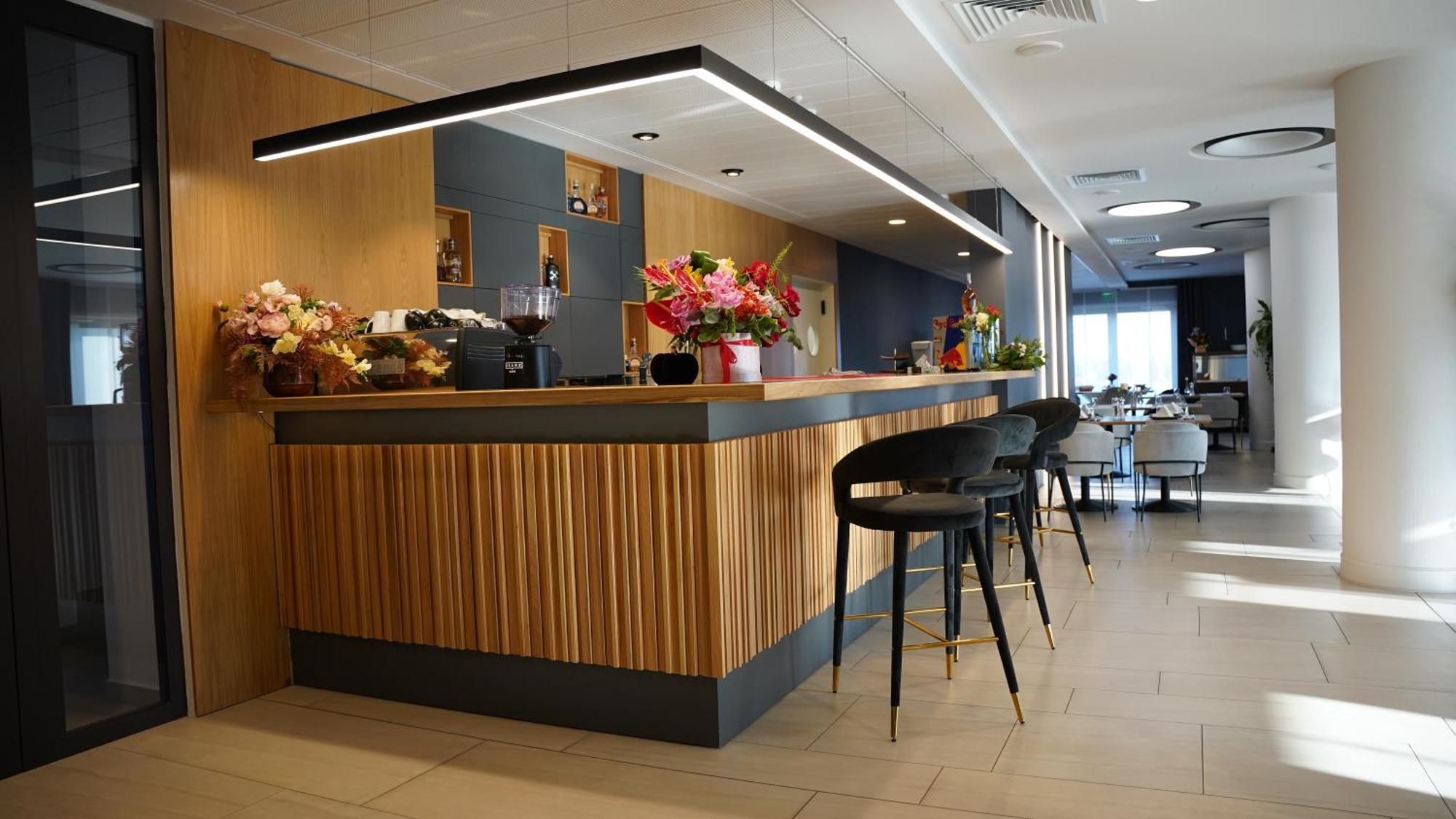 Hotel Sorin Mihai Кристиан Екстериор снимка