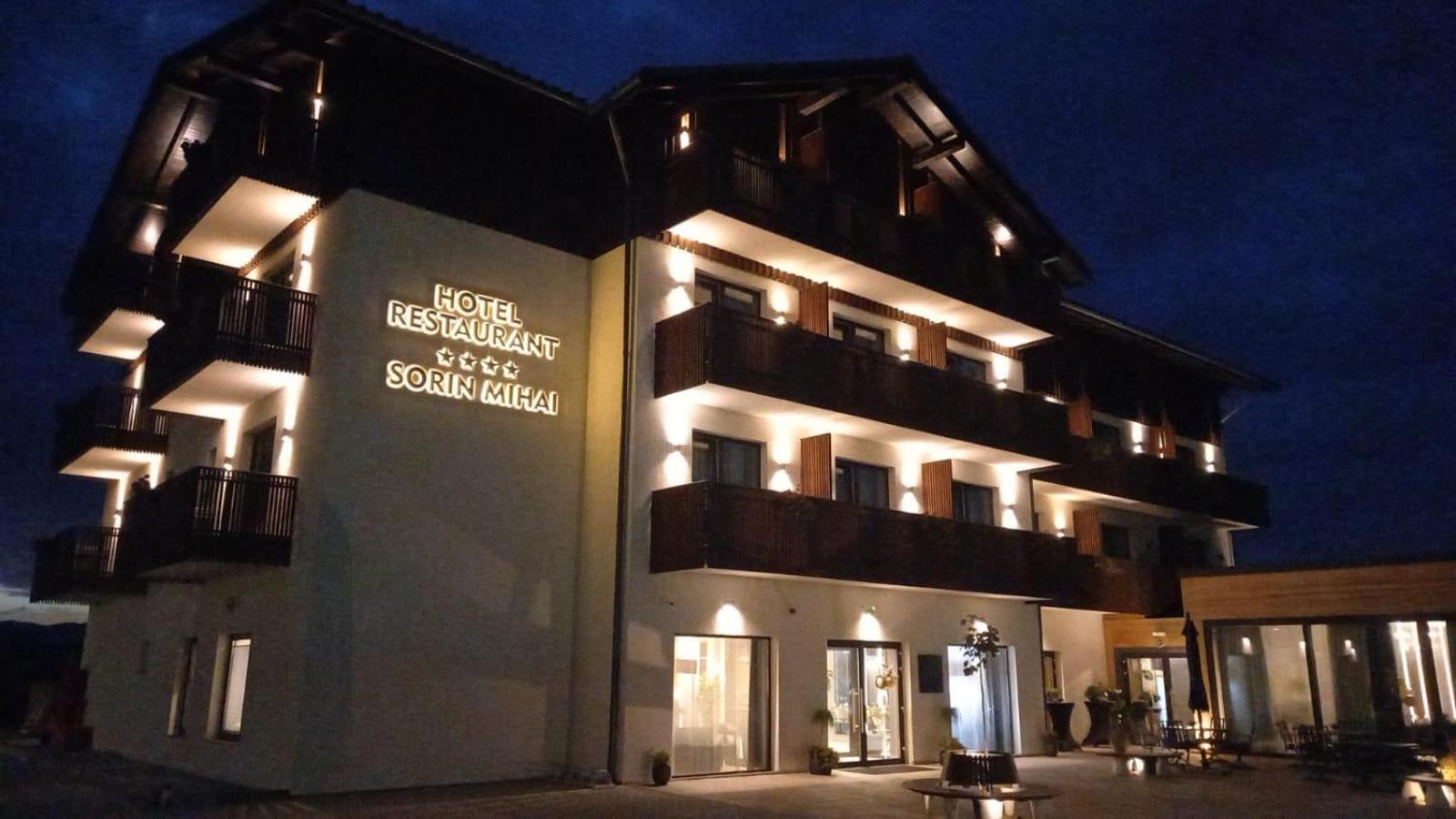 Hotel Sorin Mihai Кристиан Екстериор снимка