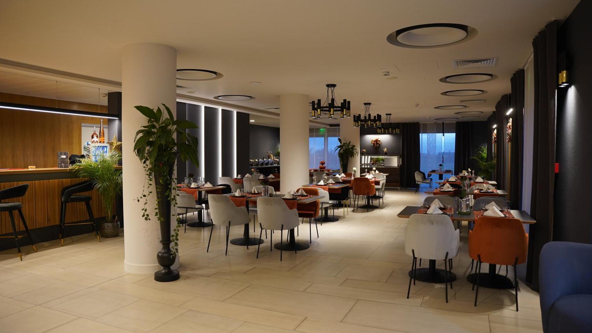 Hotel Sorin Mihai Кристиан Екстериор снимка
